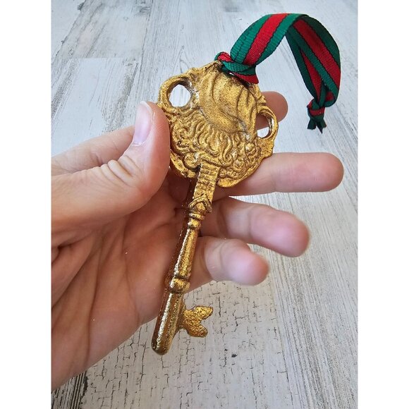 Metal Santa magical key ornament lifelike life-size gold Xmas tree - Picture 3 of 5